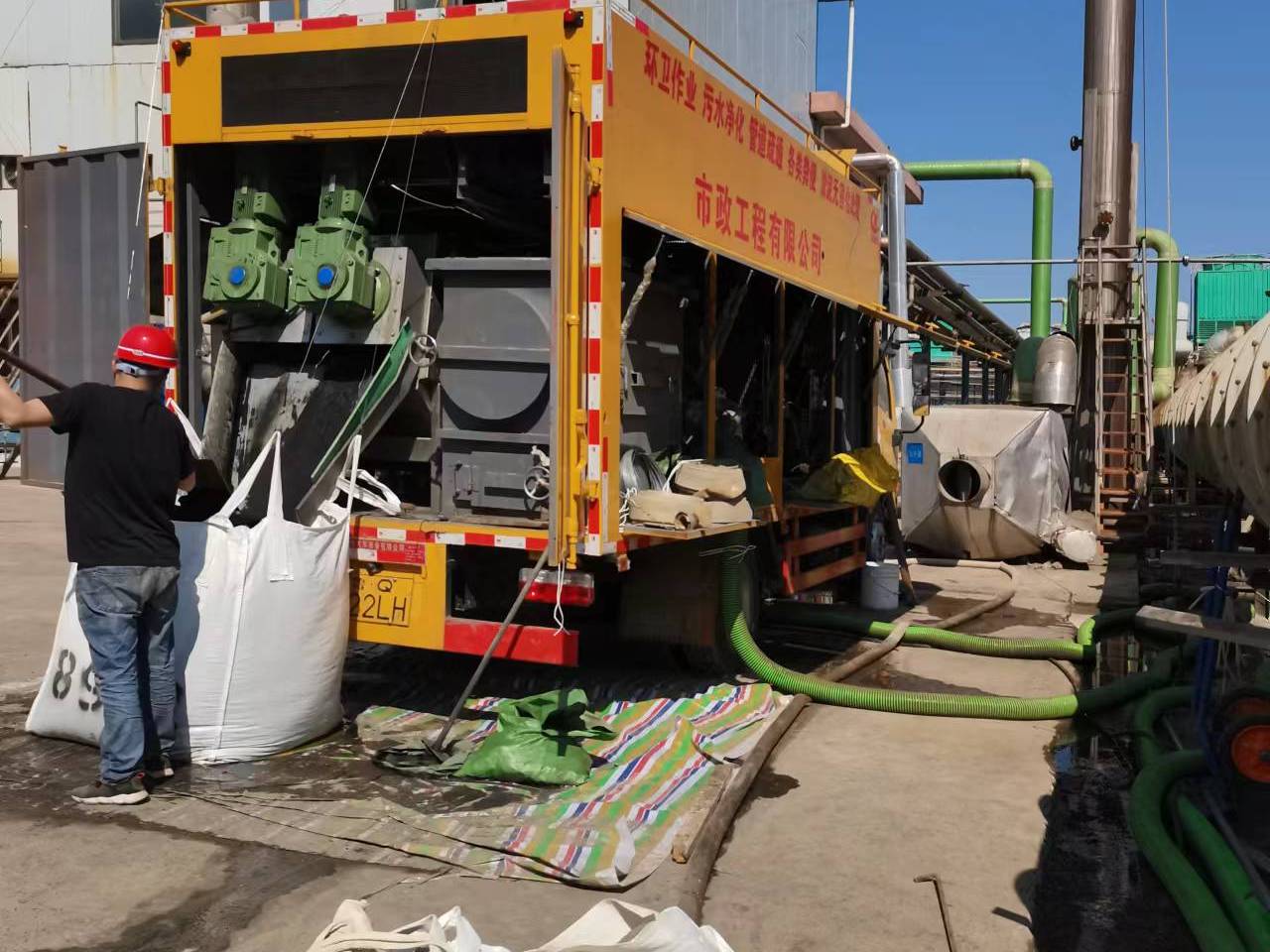 策勒淤泥压干处理